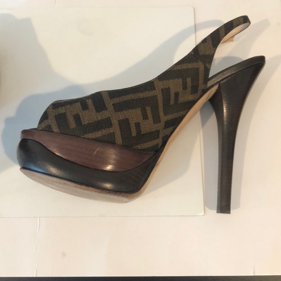 Fendi open toe platform heels - Picture 4 of 13